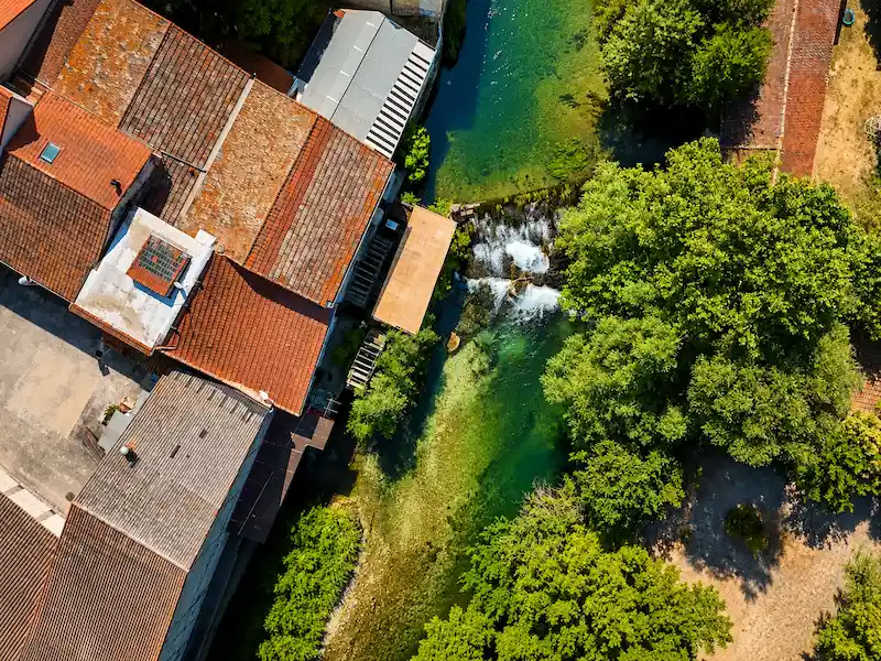 beau restaurant isle sur la sorgue
